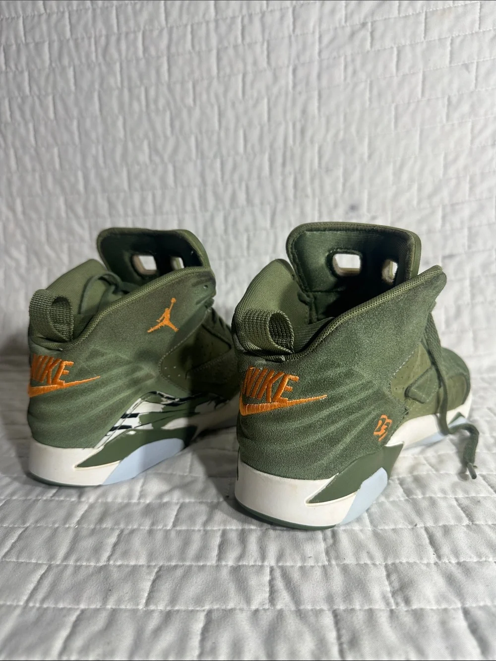 Jordan olive green